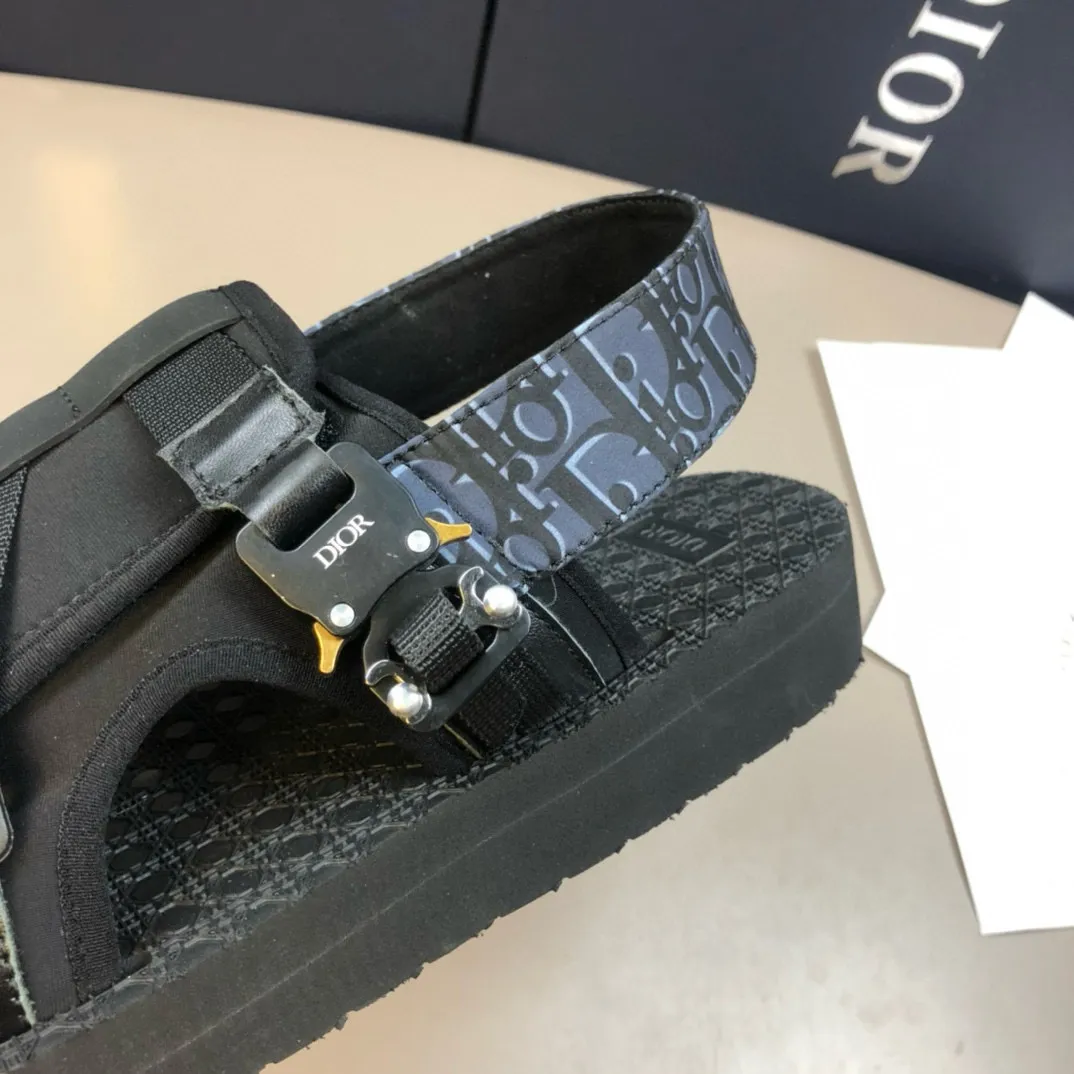 Factory price: 340💰Dior men’s counters are selling sandals at the same time✔️Imported brand printing/selected high-quality calfskin, highlighting high-end elegance and exquisite workmanship. Soles: original soles specially provided by the original factory, hot-selling physical products🔥Normal size: 38-44, customized 45